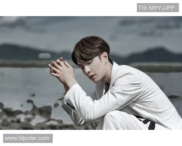 日本足球明星身着西装的时尚风采与魅力展示